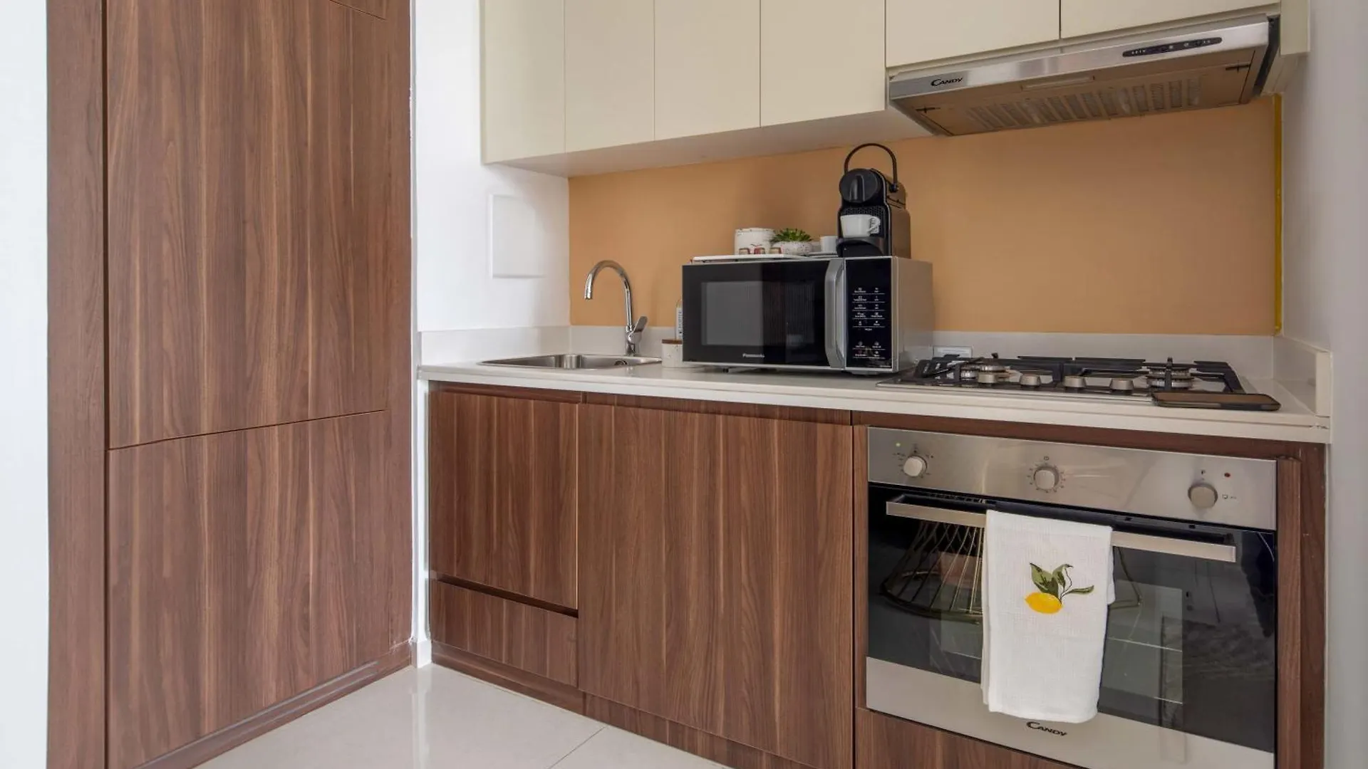 Frank Porter - Reva Residences Dubai 0*,